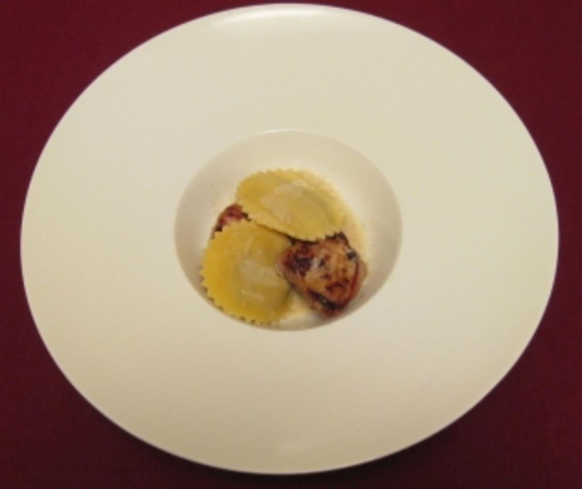 Wachtelfilet mit Vanille-Thymian-Jus und Gewürzapfel-Ravioli - Rezept
von Das perfekte Dinner
