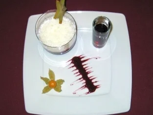 Heidelbeerterrine mit Buttermilchschaum - Rezept