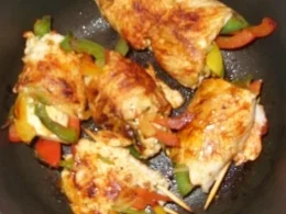 Rouladen aus Hähnchenbrustfilet *würzig scharf* gefüllt mit Gemüse und Reis dazu! - Rezept - Bild Nr. 6