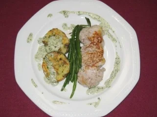 Schweinemedaillons mit Serviettenknödeln und Bohnen - Rezept
