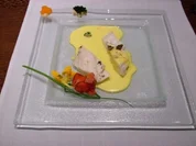 Zander in Jasmindampf gegart auf Safransud - Rezept