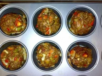 Rezept: Hack-Muffins mit Brokkoli und Reis Hack-Muffins mit Brokkoli und Reis - Rezept