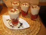 Pflaumengeschnetzeltes unter Pflaumen-Joghurtmus - Rezept