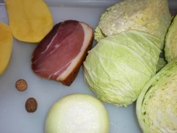 Rezept: EINTOPF/SUPPEN: Wirsing-Eintopf Bild Nr. 2 EINTOPF/SUPPEN: Wirsing-Eintopf - Rezept - Bild Nr. 2