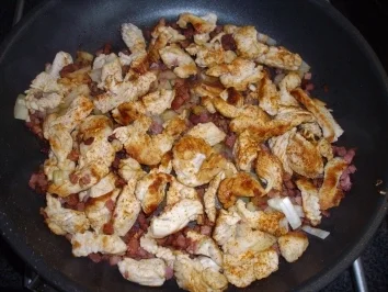 Paprika gefüllt mit Reis und Putenbruststreifen - Rezept