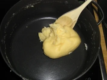 Rezept: Windbeutel mit Vanillefüllung Windbeutel mit Vanillefüllung - Rezept