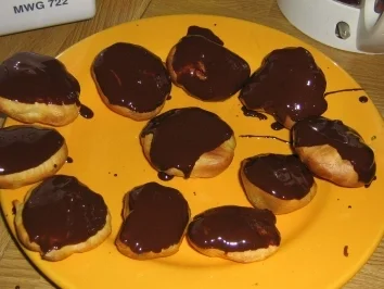 Rezept: Windbeutel mit Vanillefüllung Windbeutel mit Vanillefüllung - Rezept