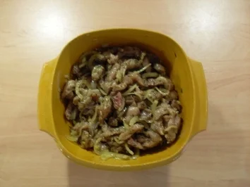 Rezept: Eingelegtes Gyros mit Metaxasoße Eingelegtes Gyros mit Metaxasoße - Rezept