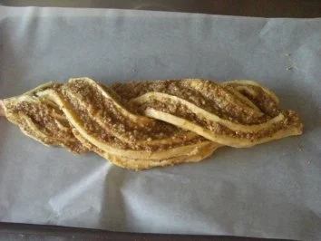 Rezept: Nusszopf aus Hefeteig Bild Nr. 4 Nusszopf aus Hefeteig - Rezept - Bild Nr. 4