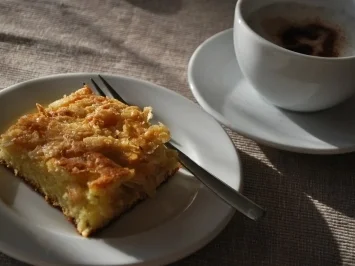 Rezept: Mandel-Becherkuchen Mandel-Becherkuchen - Rezept