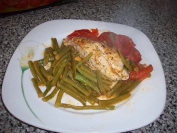 Hähnchenbrust mit Tomate auf Bohnen - Rezept
