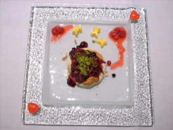 Rezept: Italienische Schichttorte mit Mango-Himbeeren in Rosenwassersirup Italienische Schichttorte mit Mango-Himbeeren in Rosenwassersirup - Rezept