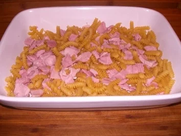 Rezept: Überbackene Schinken-Gemüse-Nudeln Überbackene Schinken-Gemüse-Nudeln - Rezept