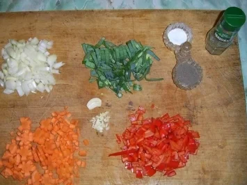 Wurstbrühsuppe mit Fadennudeln - Rezept