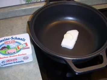 Wurstbrühsuppe mit Fadennudeln - Rezept