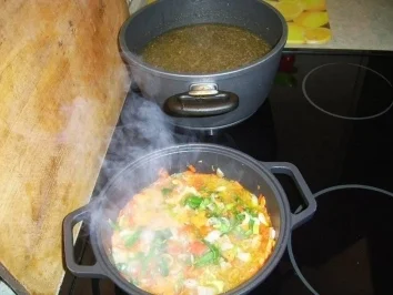 Wurstbrühsuppe mit Fadennudeln - Rezept