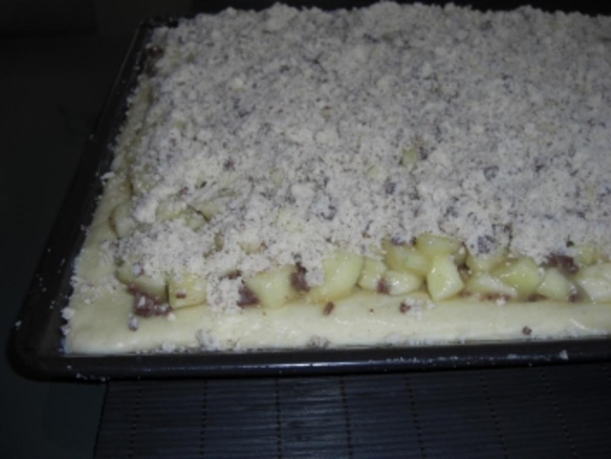 Apfel-Mus-Kuchen mit Butter-Schoko-Streuseln - Rezept