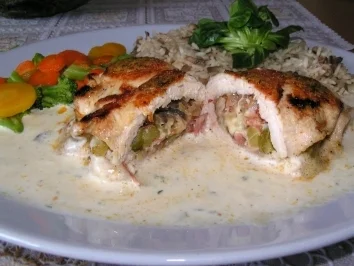 Gefülltes Putenschnitzel mit Champignonreis und buntem Gemüse - Rezept