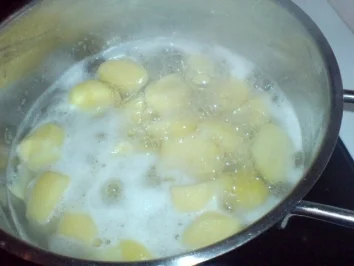 Rezept: Kartoffelklöße nach Thüringer Art Kartoffelklöße nach Thüringer Art - Rezept