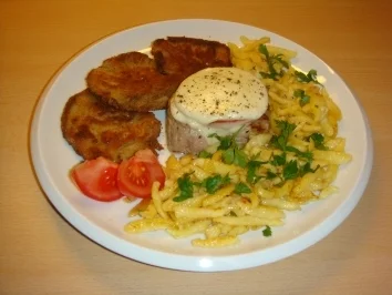 Rezept: Schweinefilet mit Tomate Mozzarella und panierte Austernpilze Schweinefilet mit Tomate Mozzarella und panierte Austernpilze - Rezept