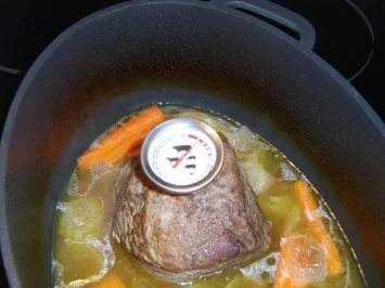 Rindfleisch in Brot-Kwas geschmort mit Gemüse - Rezept