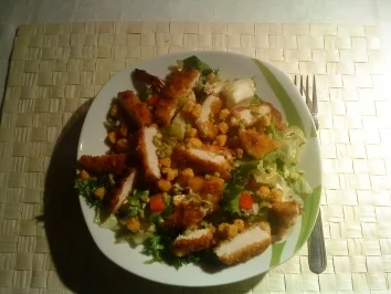 Gemischter Salat mit Hähnchen-Nuggets - Rezept