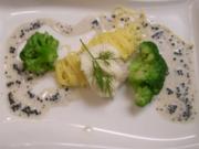 Schleierfilet an Kaviarsahne, Broccoliröschen und kleinem Nudelnest - Rezept