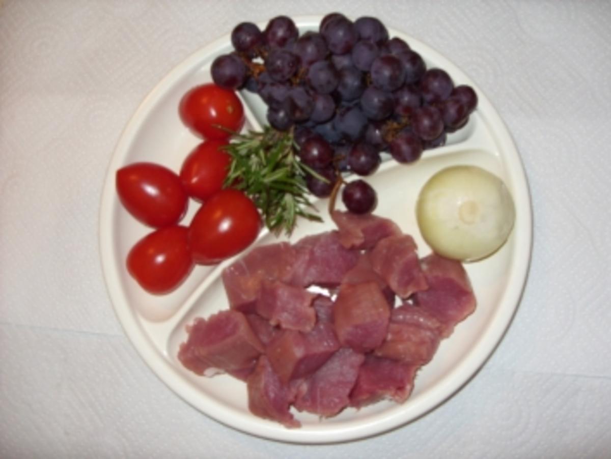 Schweinefilet mit Weintraubensoße und Bandnudeln - Rezept - Bild Nr. 2