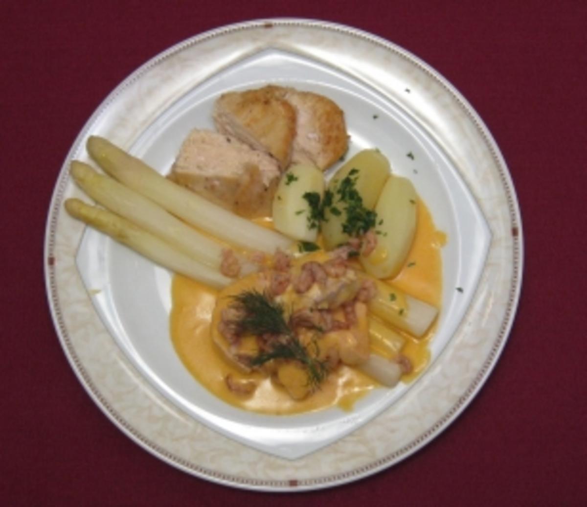 Stangenspargel Altes Land mit gegartem Geflügel und Fisch an
Petersilienkartoffeln - Rezept Eingereicht von Das perfekte Dinner