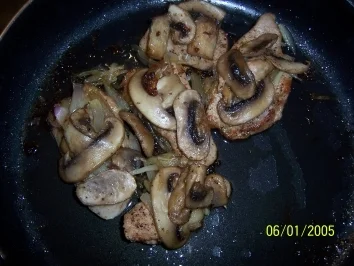 Rezept: Glasierter Chicoree und Hähnchenbrust mit Champignons Glasierter Chicoree und Hähnchenbrust mit Champignons - Rezept