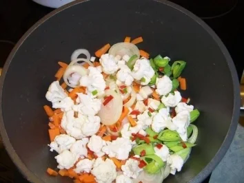 Rezept: Nudelsuppe Gärtnerart Nudelsuppe Gärtnerart - Rezept