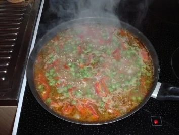 HAUPTGERICHT: REIS-HACKFLEISCH-PFANNE - Rezept - Bild Nr. 4