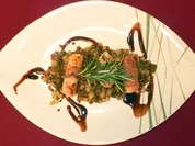 Huhn im Speckmantel auf Balsamicolinsen - Rezept