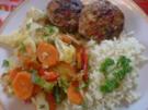 Hacksteak mit Reis & buntem Gemüse - Rezept