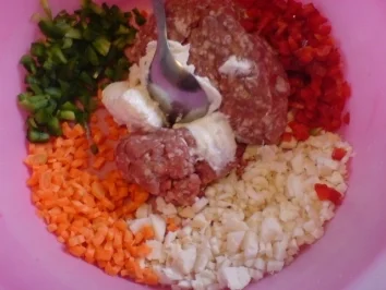 Hacksteak mit Reis & buntem Gemüse - Rezept