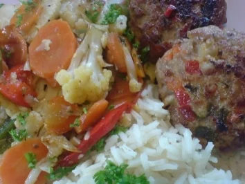 Hacksteak mit Reis & buntem Gemüse - Rezept