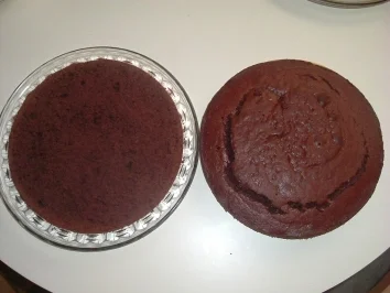 Rezept: TORTE: UNGARISCHE SCHOKOLADENTORTE Bild Nr. 3 TORTE: UNGARISCHE SCHOKOLADENTORTE - Rezept - Bild Nr. 3