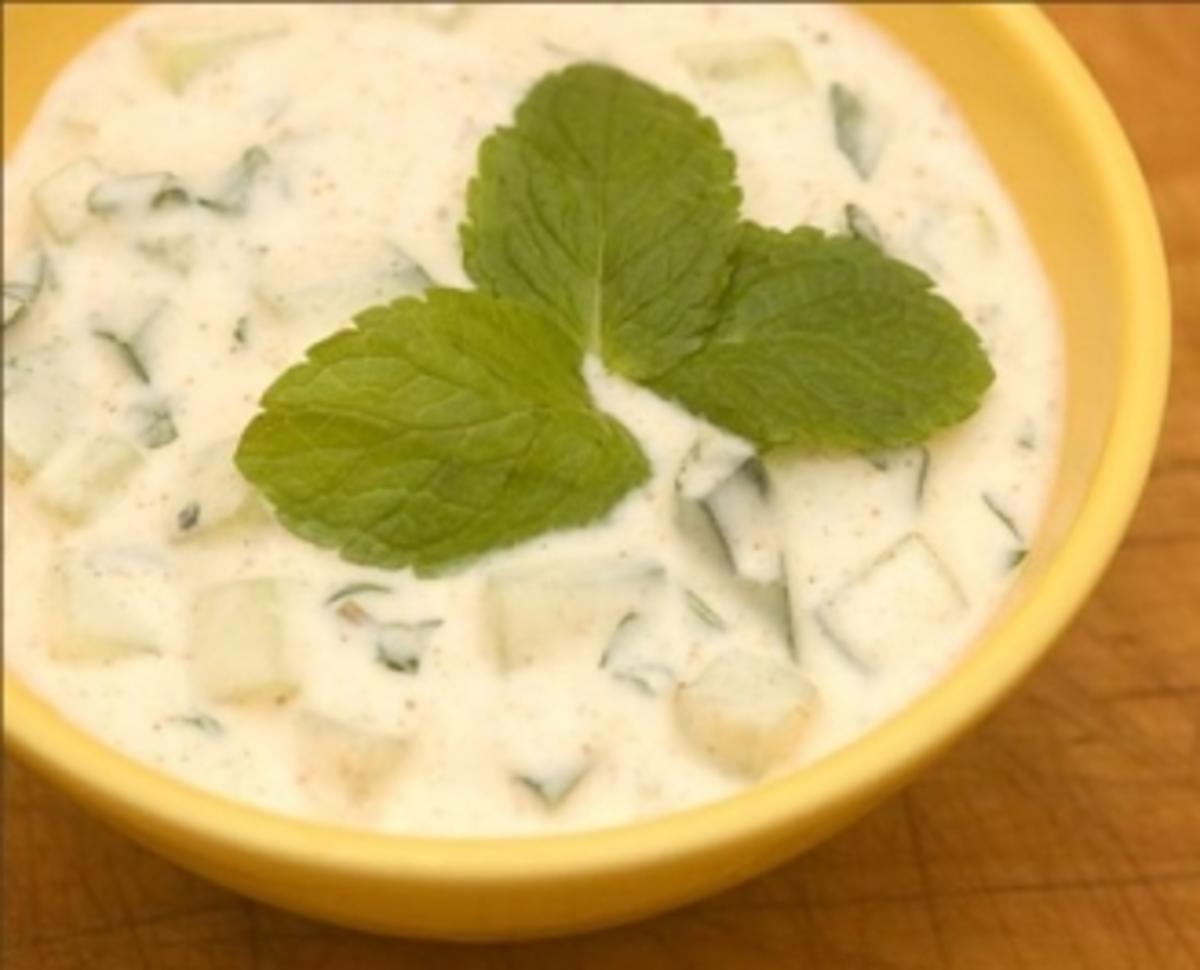 Raita mit Gurke und Minze - Rezept mit Bild - kochbar.de