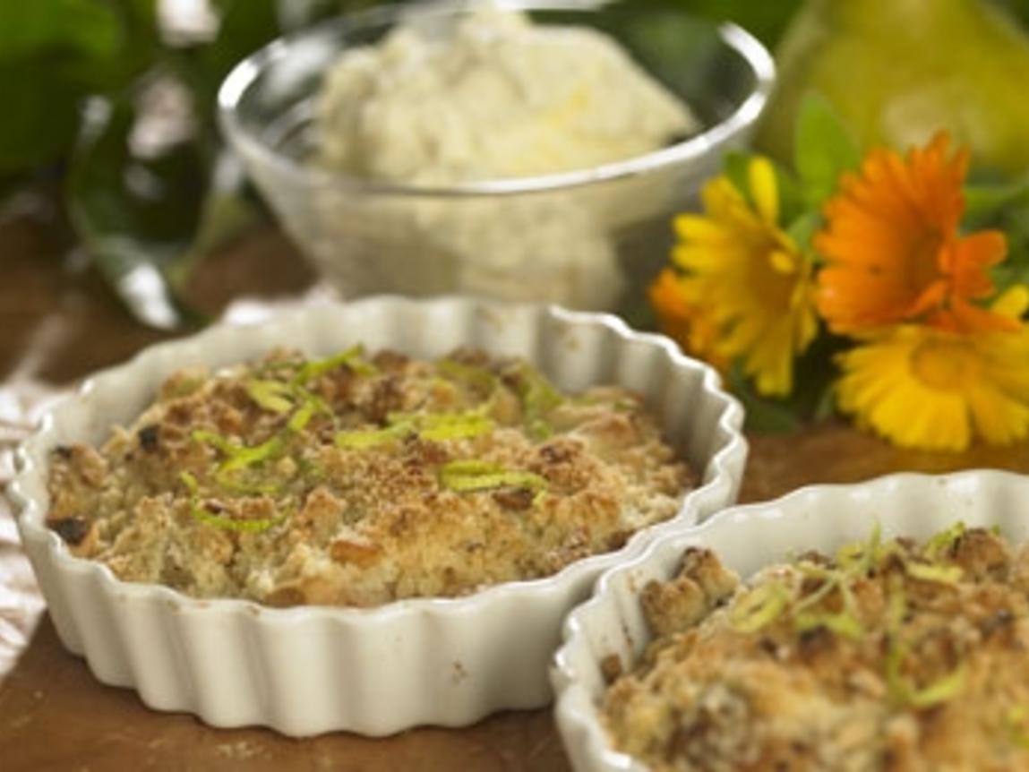 Birnen Crumble mit Schokolade und Nüsse - schnell &amp; einfach - 249 kcal/100g