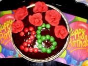 Florian`s Geburtstagskuchen -  Mini-Nuss-Kirschkuchen mit Deko - Rezept
