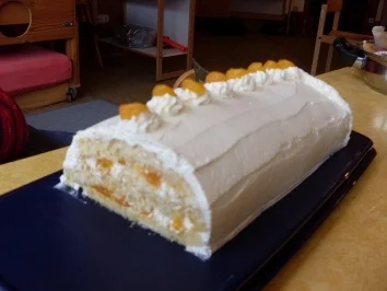 Mandarinen- Sahne- Rolle - Rezept