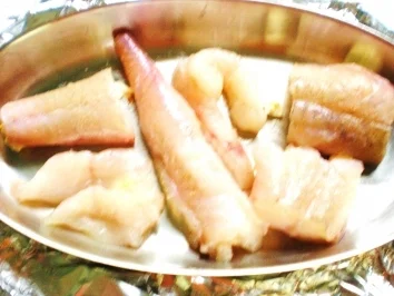 Rezept: FISCH: Seeteufel mit Mandeln und Tomaten FISCH: Seeteufel mit Mandeln und Tomaten - Rezept