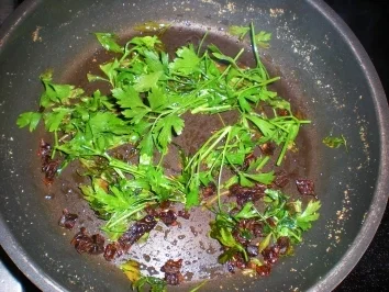 Rezept: FISCH: Seeteufel mit Mandeln und Tomaten Bild Nr. 5 FISCH: Seeteufel mit Mandeln und Tomaten - Rezept - Bild Nr. 5