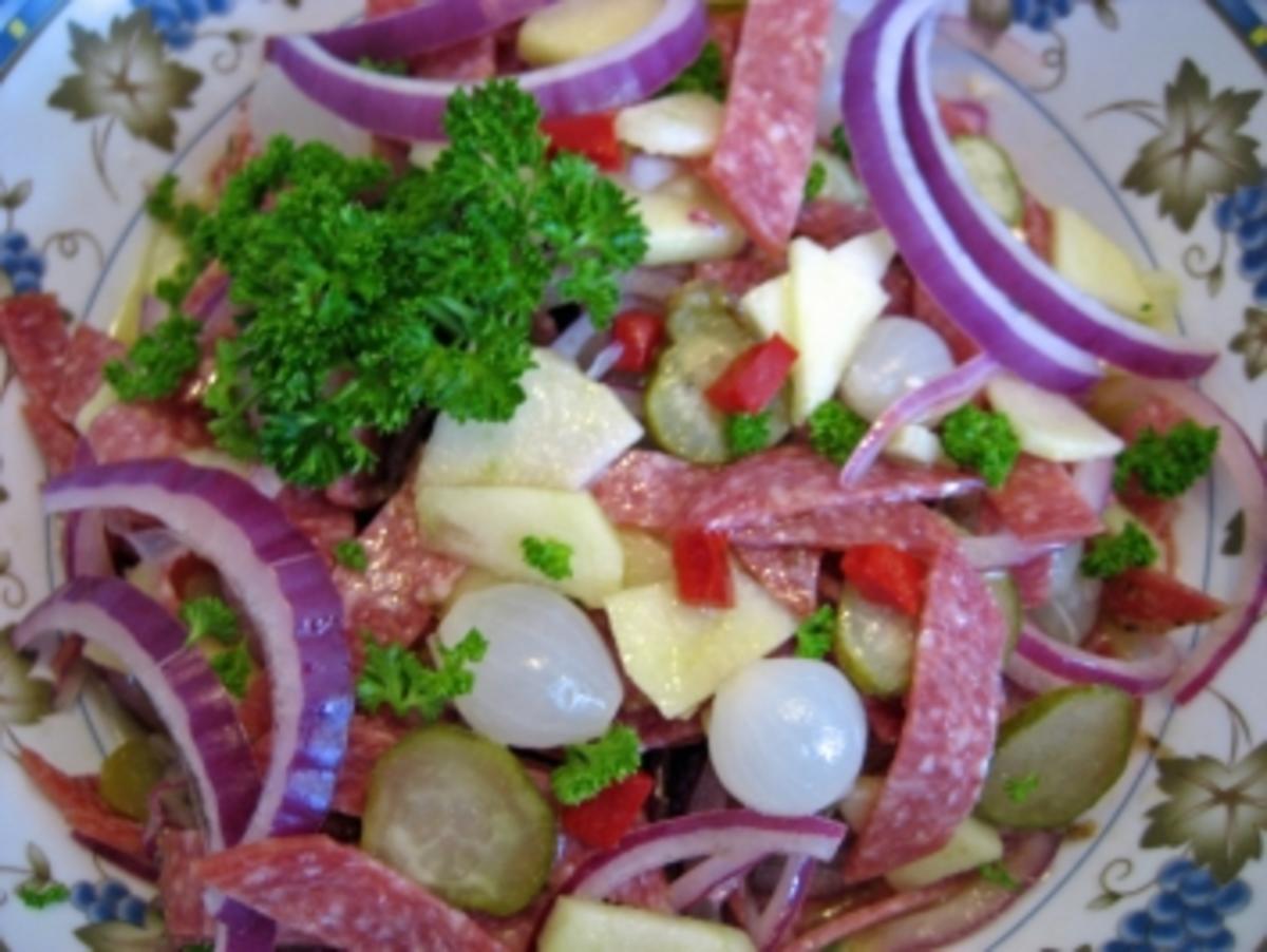 Wurstsalat bunt und herzhaft - Rezept mit Bild - kochbar.de