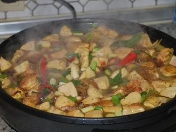 Rezept: Hähnchen-Curry mit Apfel Hähnchen-Curry mit Apfel - Rezept