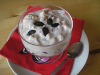 A : Vollwert-Joghurt mit Kürbiskernen - Rezept
