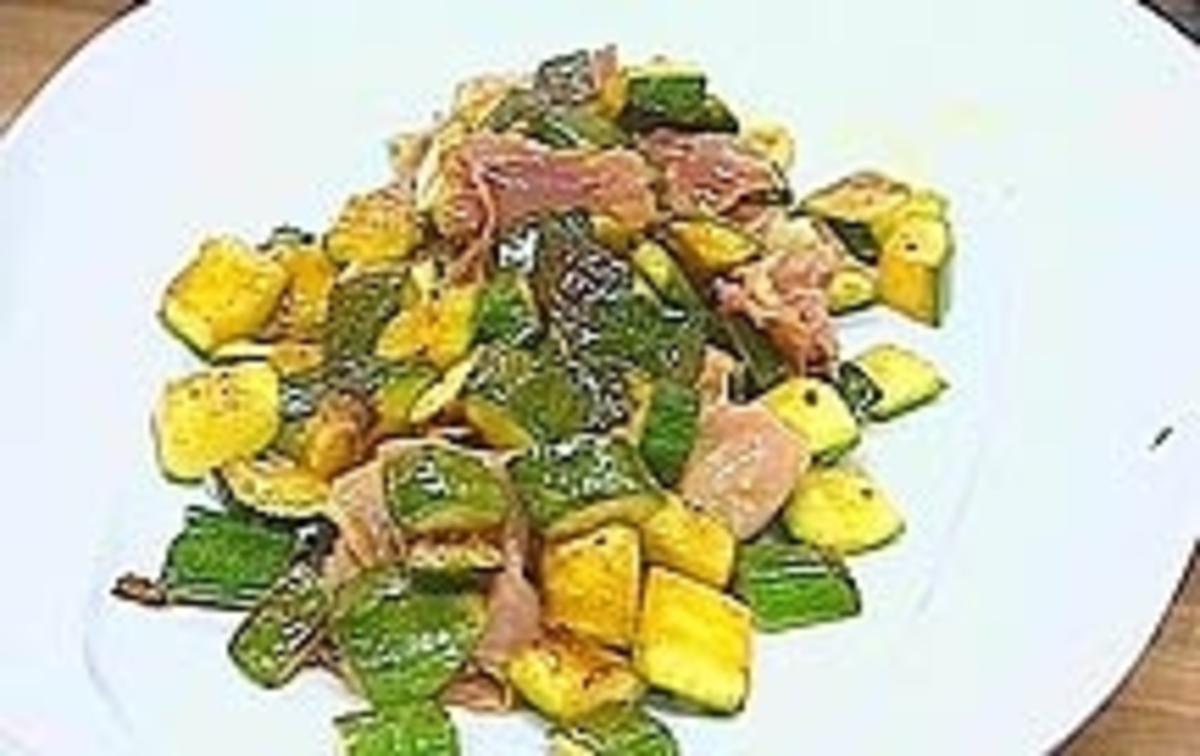 Zucchini mit Serranoschinken - Rezept