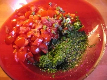 Rezept: Wirsingröllchen mit Tomaten Wirsingröllchen mit Tomaten - Rezept