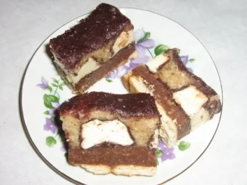 Buterkeks Ecken mit Zuckerschaum Bananen - Rezept