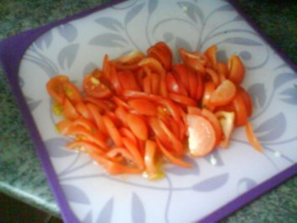 Würzige Fleischbällchen mit feurig fruchtiger Tomatensoße - Rezept - Bild Nr. 12